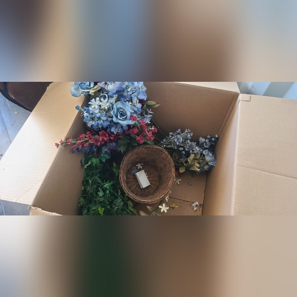 Decorations - Picture 2 of 16